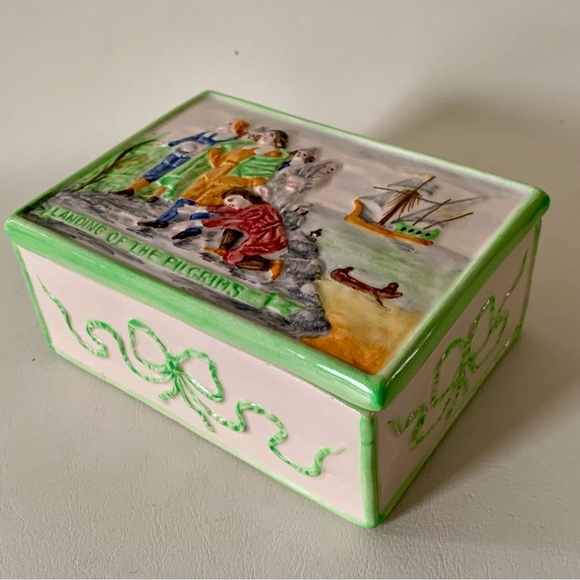Vintage Landing Of The Piligrims Ceramic Trinket Box Italy 2.5/4/5” - Picture 15 of 15